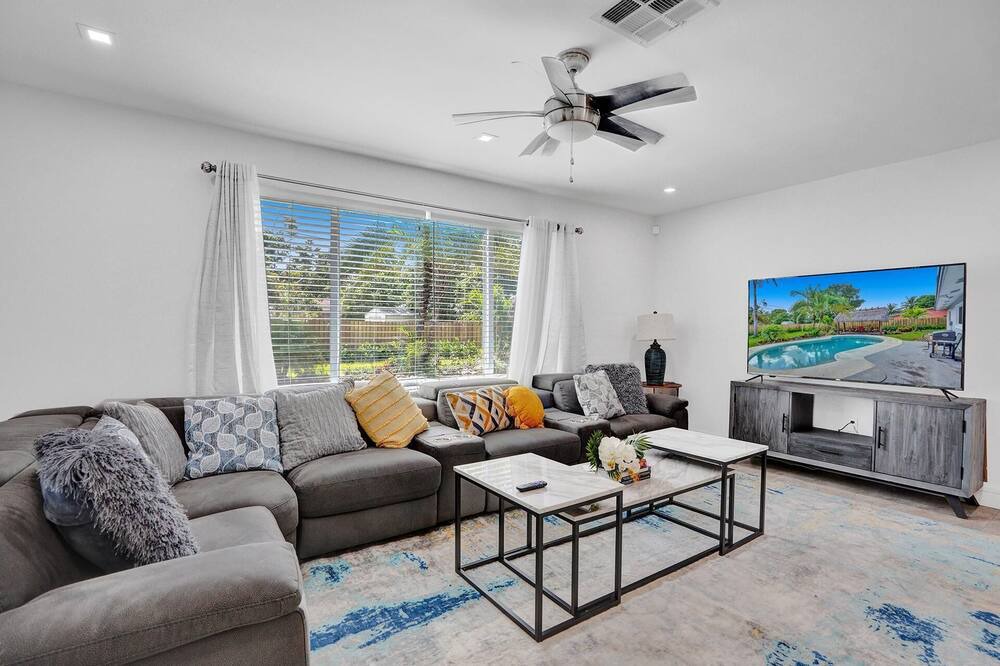 Photo of Livingroom in Plantation
