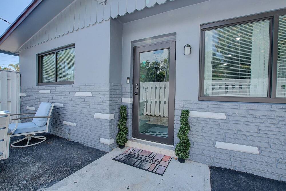 Photo of Outdoor in Middle River Terrace
