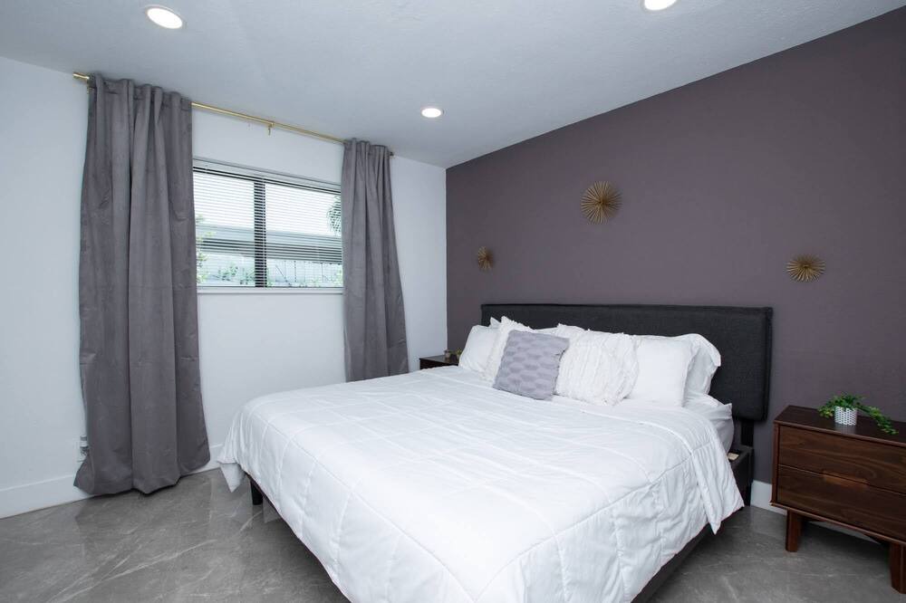 Photo of Bedroom in Middle River Terrace