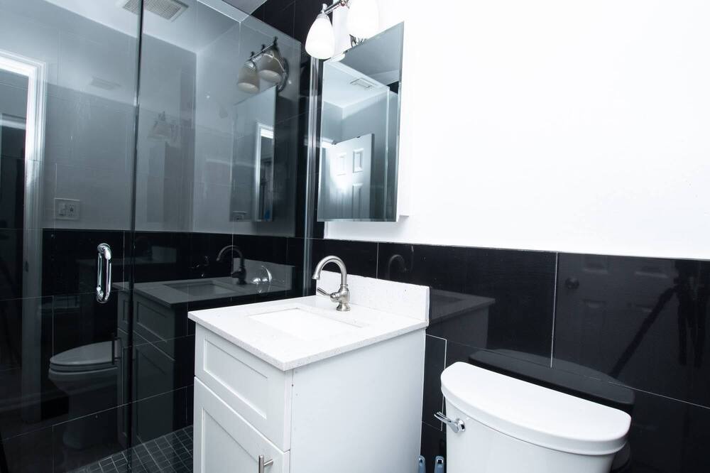 Photo of Bathroom in Middle River Terrace