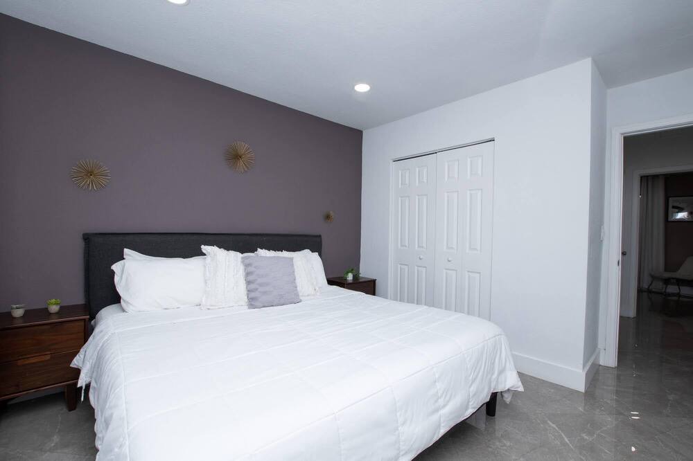 Photo of Bedroom in Middle River Terrace
