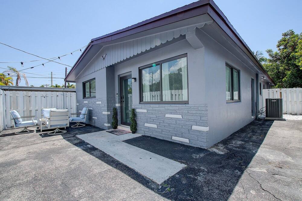 Photo of Outdoor in Middle River Terrace