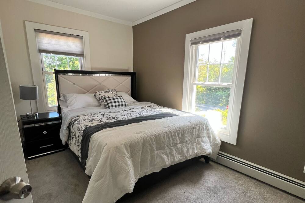 Photo of Bedroom in Washingtonville