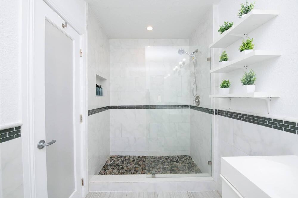 Photo of Bathroom in Royal Poinciana