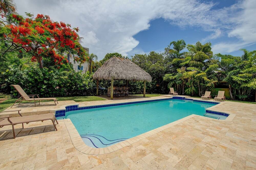 Photo of Outdoor in Royal Poinciana