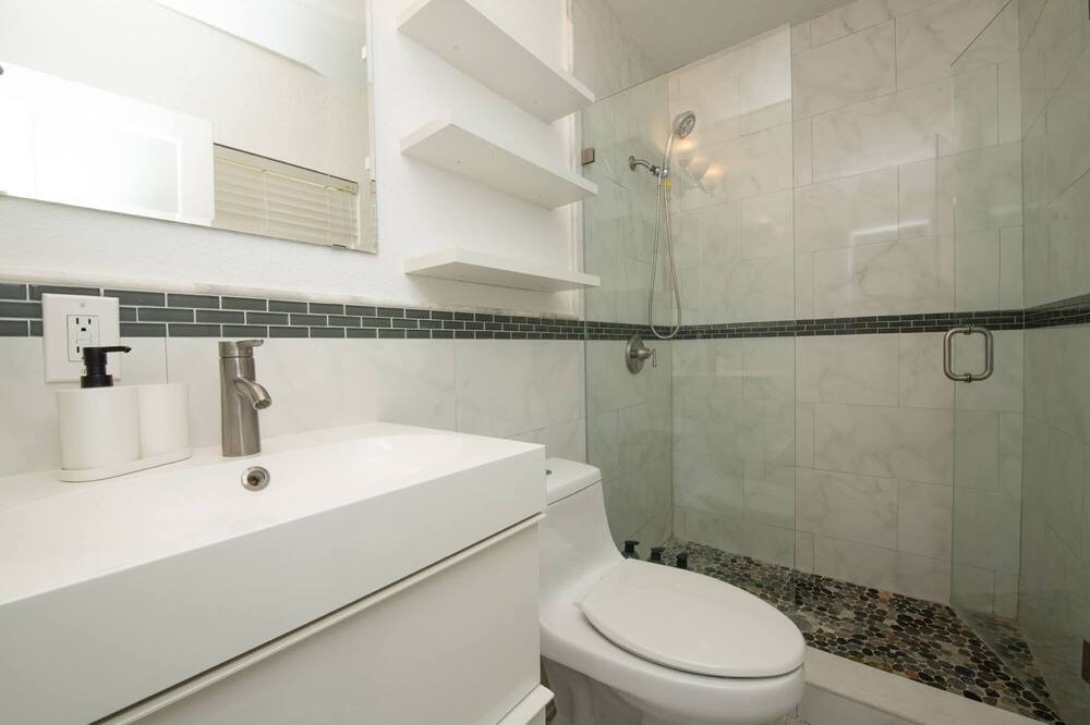 Photo of Bathroom in Royal Poinciana