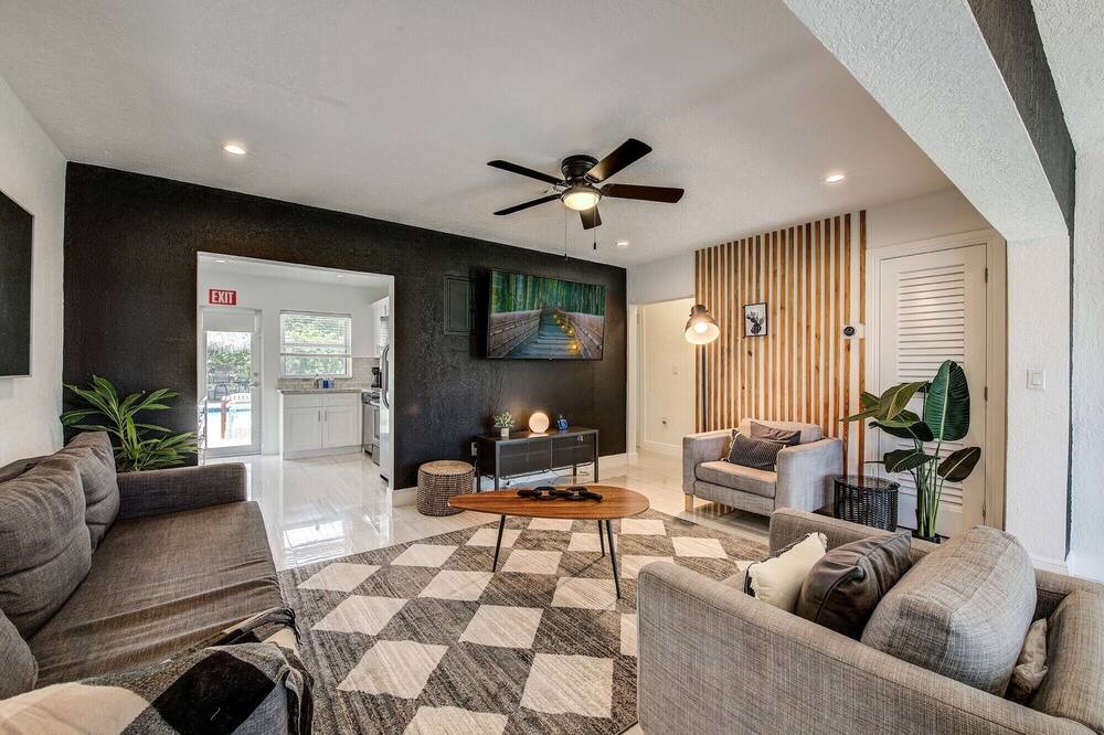 Photo of Livingroom in Royal Poinciana