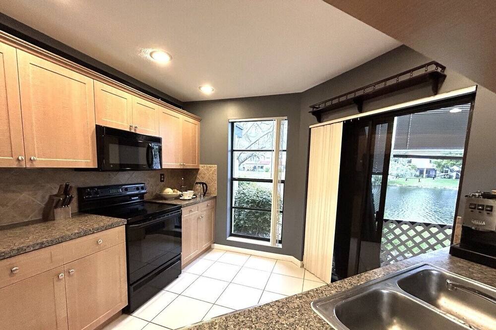 Photo of Kitchen in Deerfield Beach