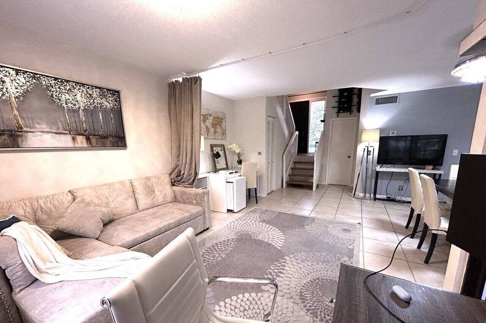 Photo of Livingroom in Deerfield Beach