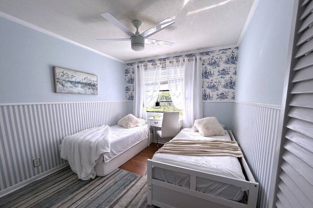 Photo of Bedroom in Deerfield Beach
