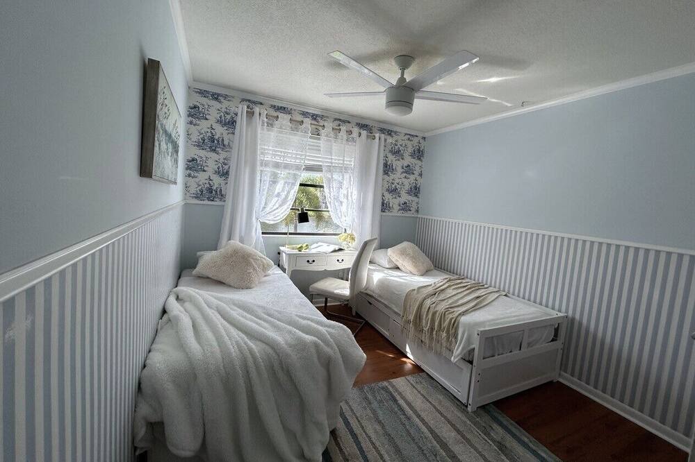Photo of Bedroom in Deerfield Beach