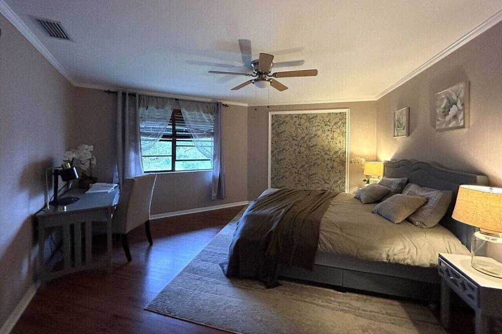 Photo of Bedroom in Deerfield Beach