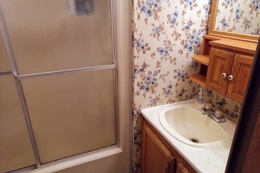 Photo of Bathroom in Woodbine