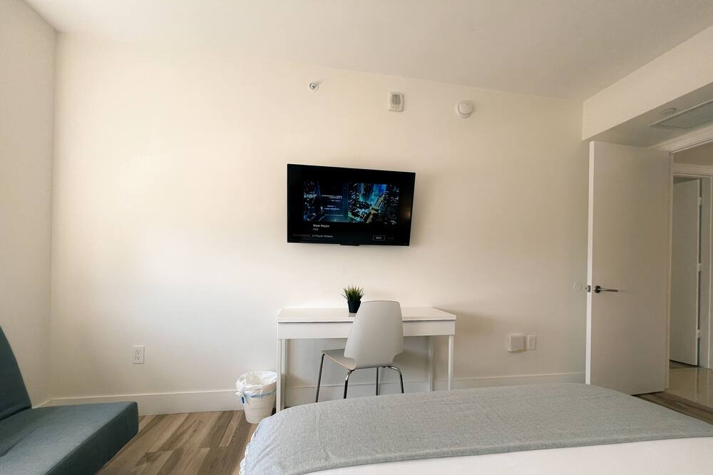 Photo of Bedroom in Hallandale Beach