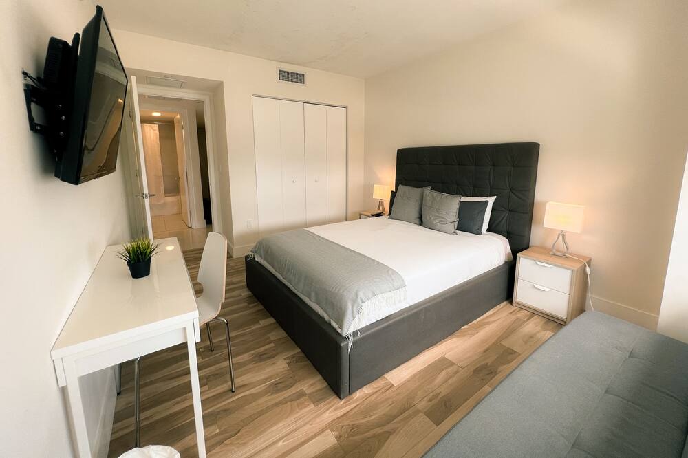 Photo of Bedroom in Hallandale Beach