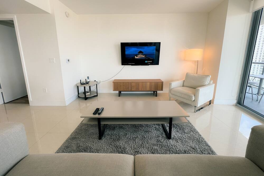 Photo of Livingroom in Hallandale Beach