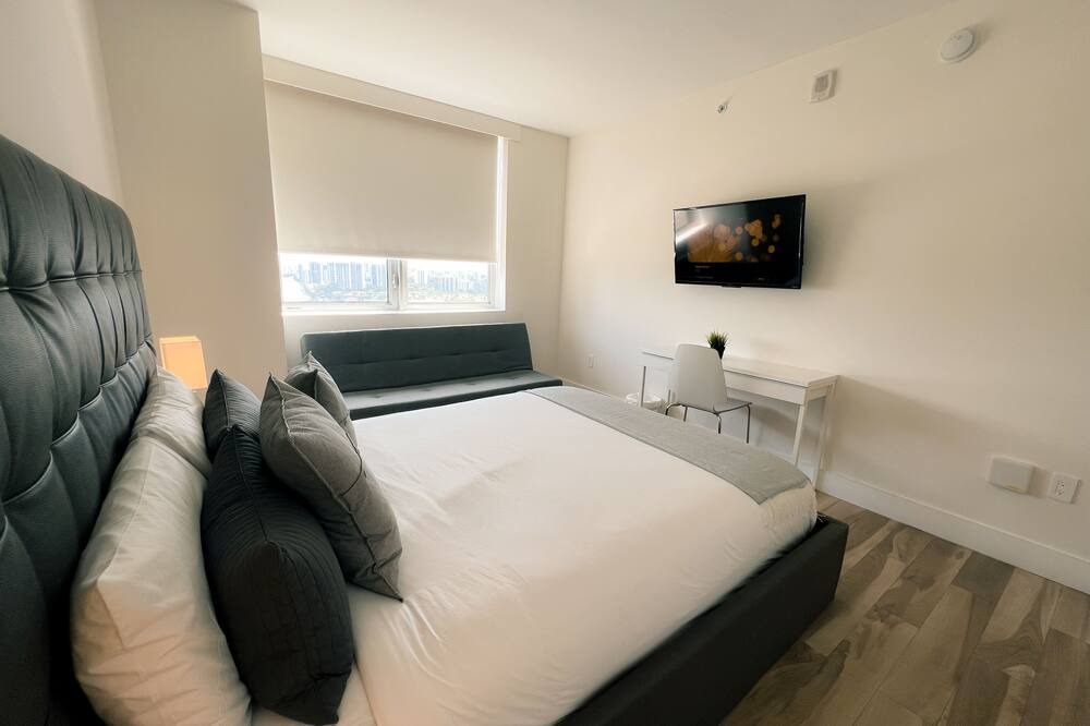 Photo of Bedroom in Hallandale Beach