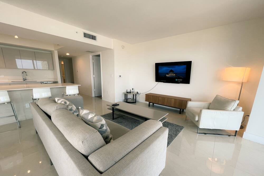 Photo of Livingroom in Hallandale Beach