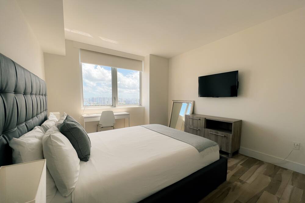 Photo of Bedroom in Hallandale Beach