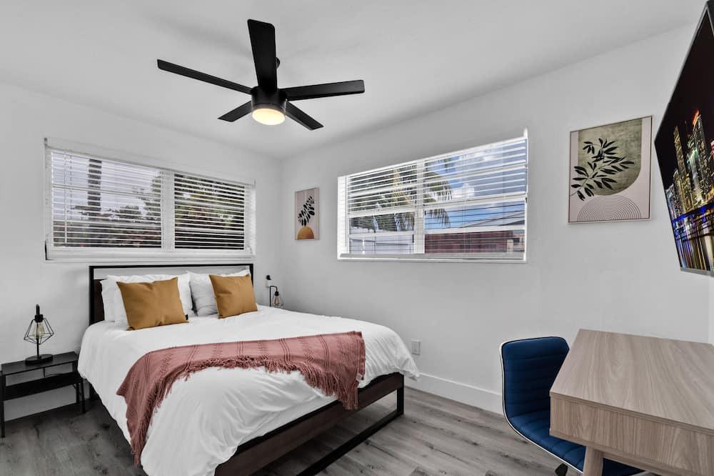 Photo of Bedroom in West Hollywood