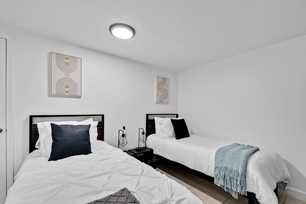 Photo of Bedroom in West Hollywood