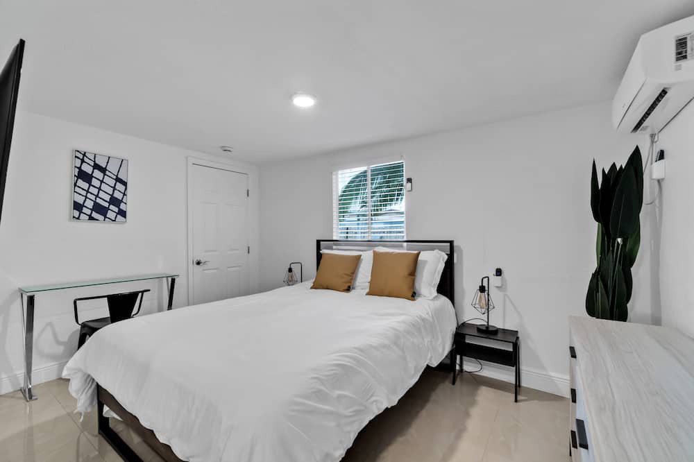 Photo of Bedroom in West Hollywood