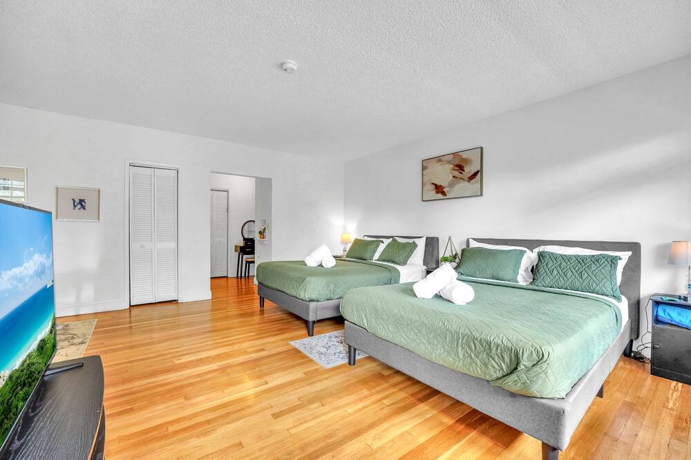Photo of Bedroom in Bay Harbor Islands