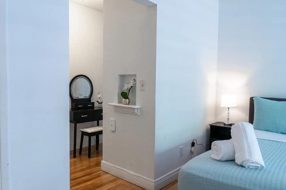 Photo of Bedroom in Bay Harbor Islands