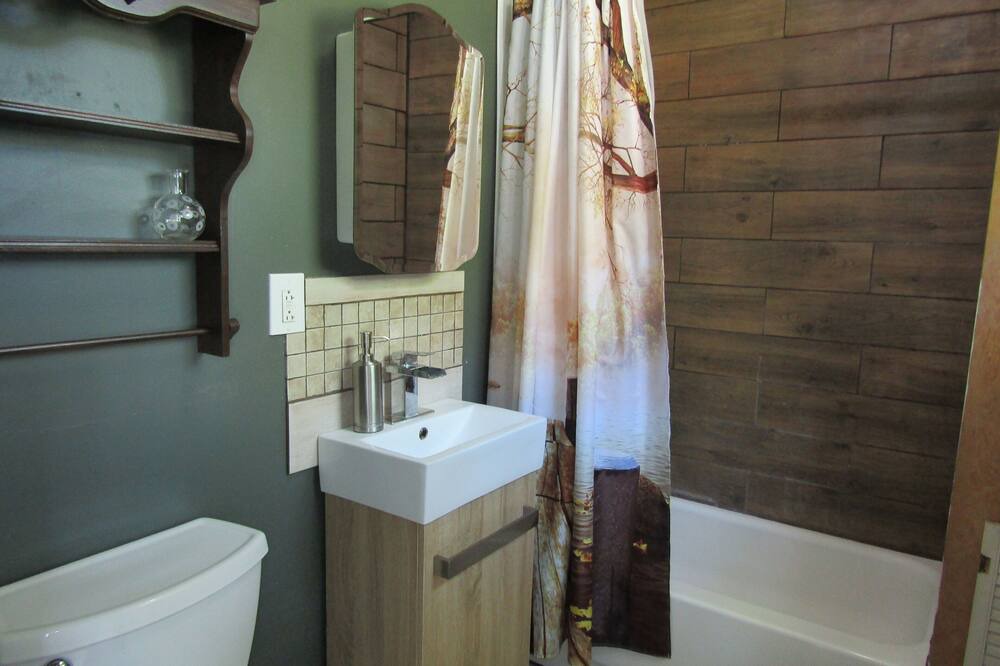 Photo of Bathroom in Lakewood