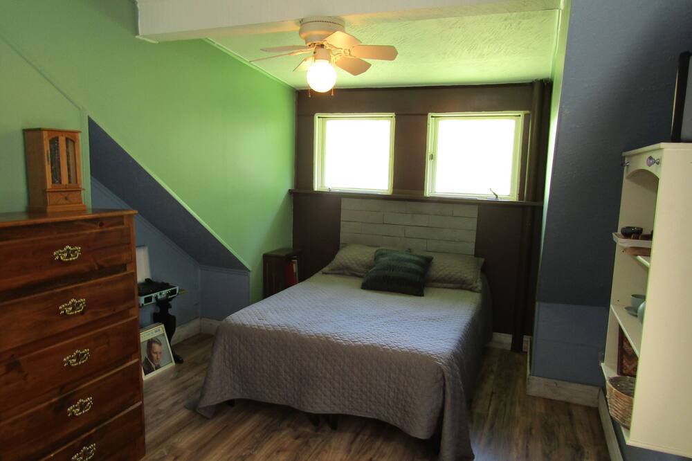 Photo of Bedroom in Lakewood