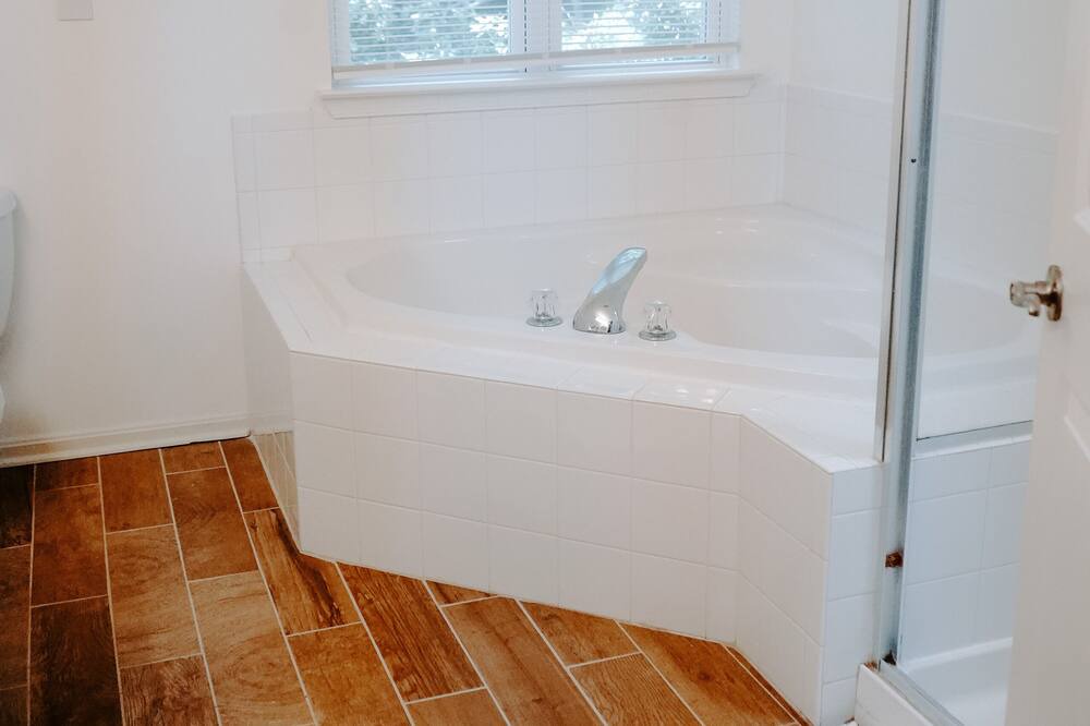 Photo of Bathroom in Prince Frederick