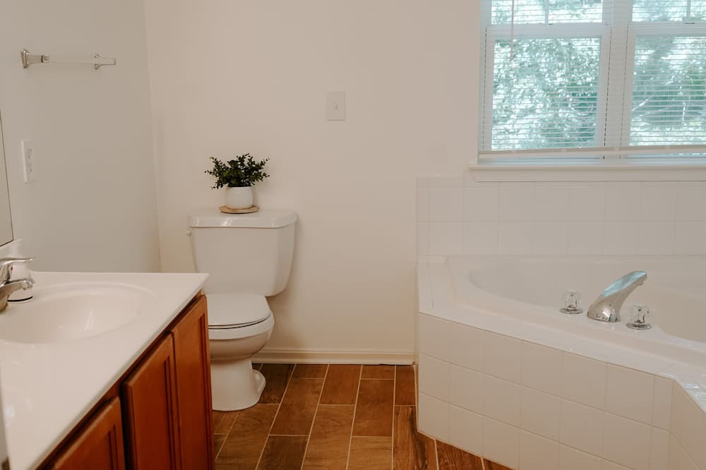 Photo of Bathroom in Prince Frederick