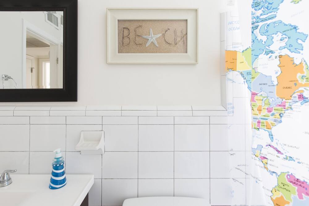 Photo of Bathroom in Highland Garden