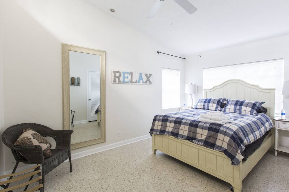 Photo of Bedroom in Highland Garden