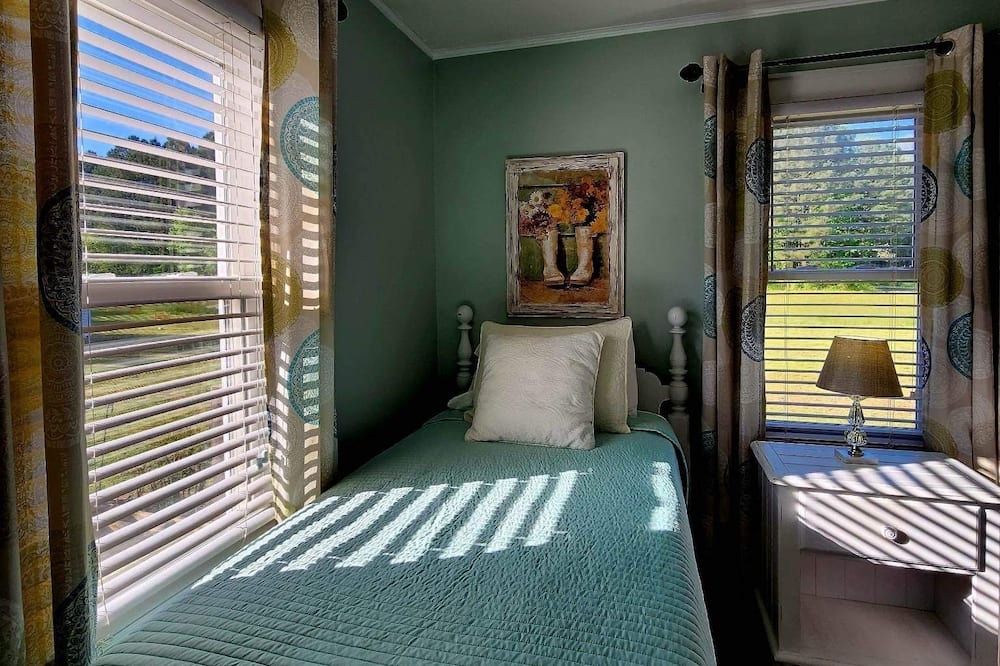 Photo of Bedroom in Greenbush