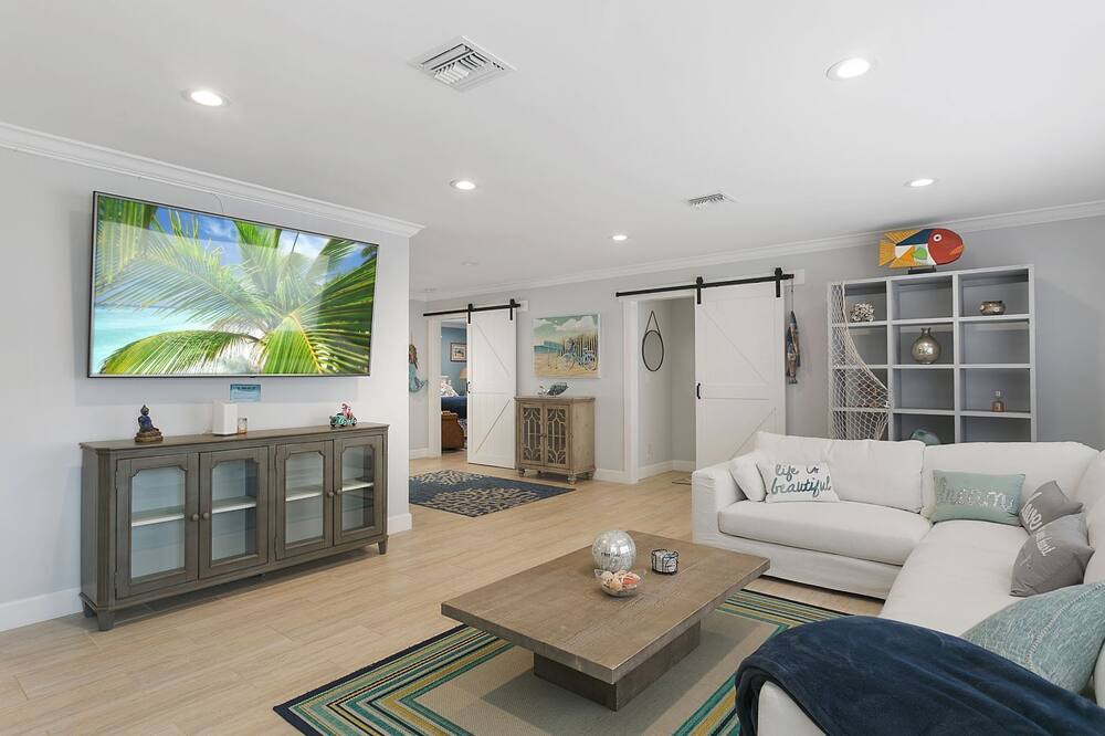 Photo of Others in Santa Barbara Estates