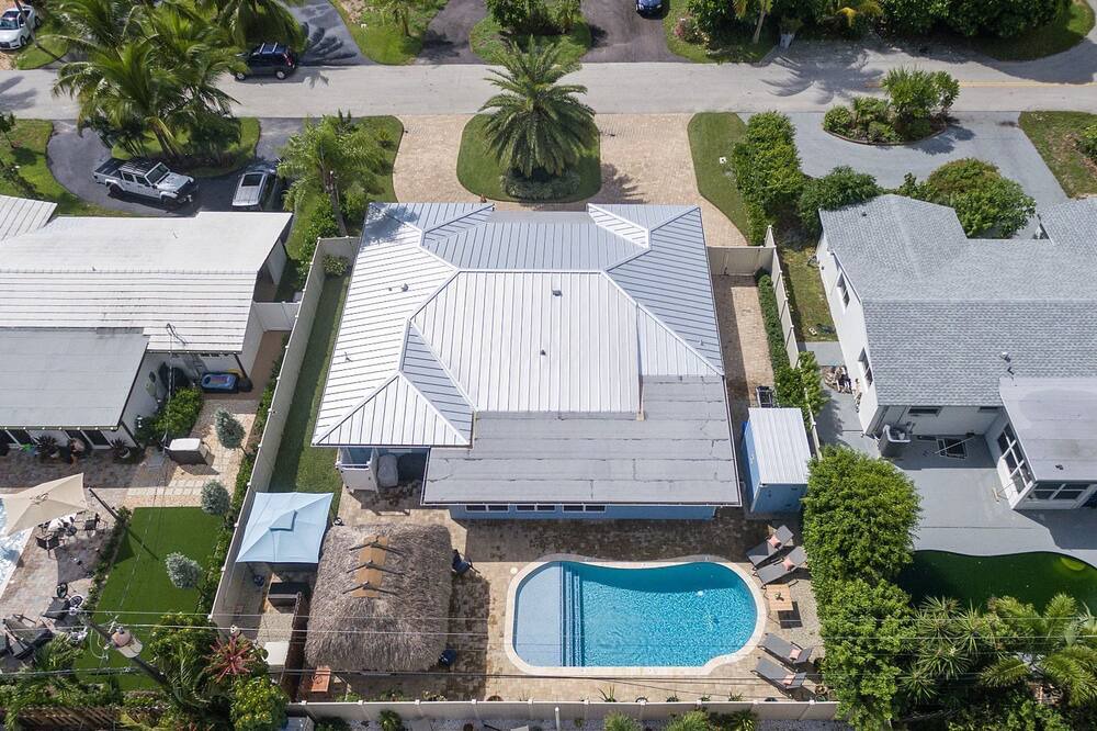 Photo of Outdoor in Santa Barbara Estates