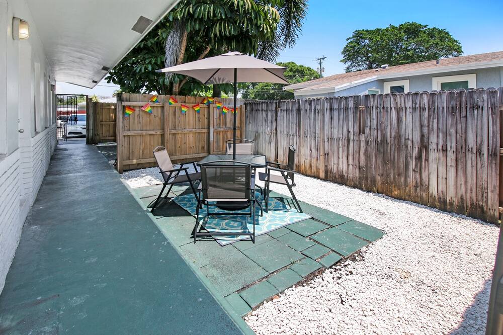Photo of Patio Balcony in Middle River Terrace