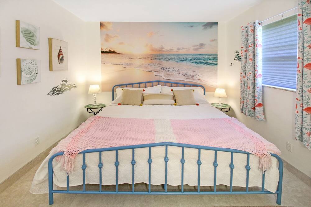Photo of Bedroom in Middle River Terrace