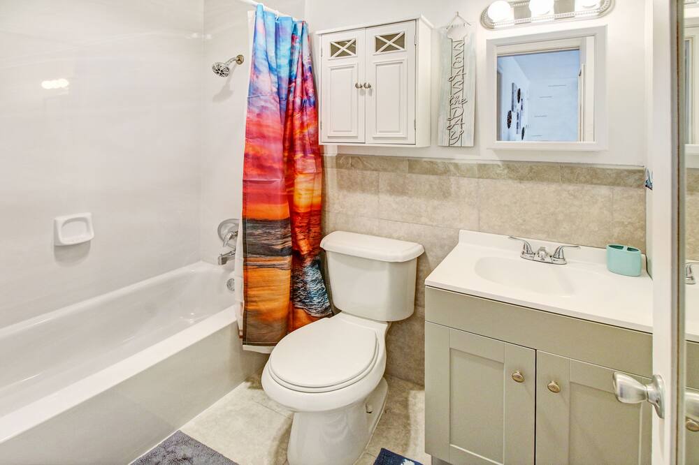Photo of Bathroom in Middle River Terrace