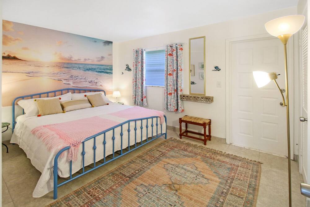 Photo of Bedroom in Middle River Terrace