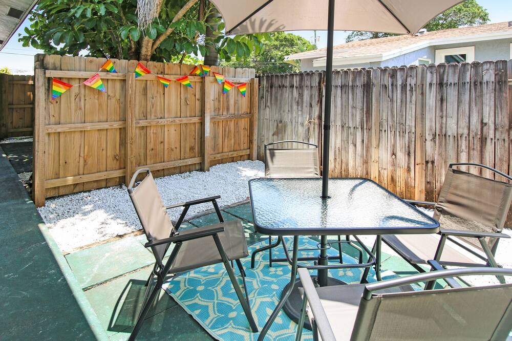 Photo of Patio Balcony in Middle River Terrace