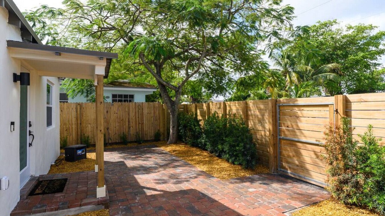 Photo of Outdoor in Middle River Terrace