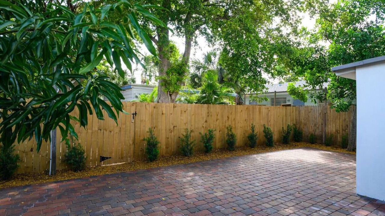 Photo of Outdoor in Middle River Terrace