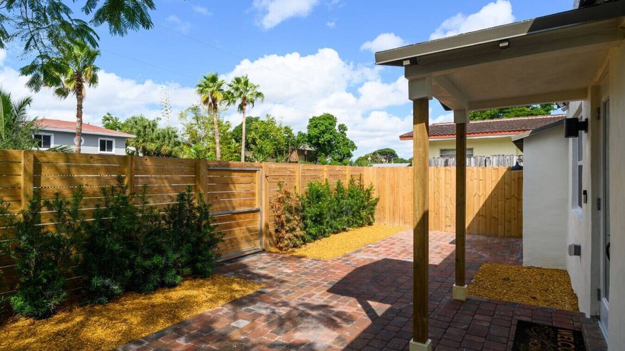 Photo of Outdoor in Middle River Terrace