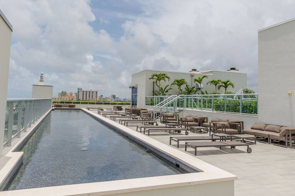 Photo of Outdoor in Hollywood Lakes