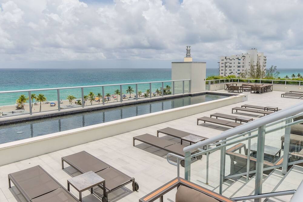 Photo of Patio Balcony in Hollywood Lakes