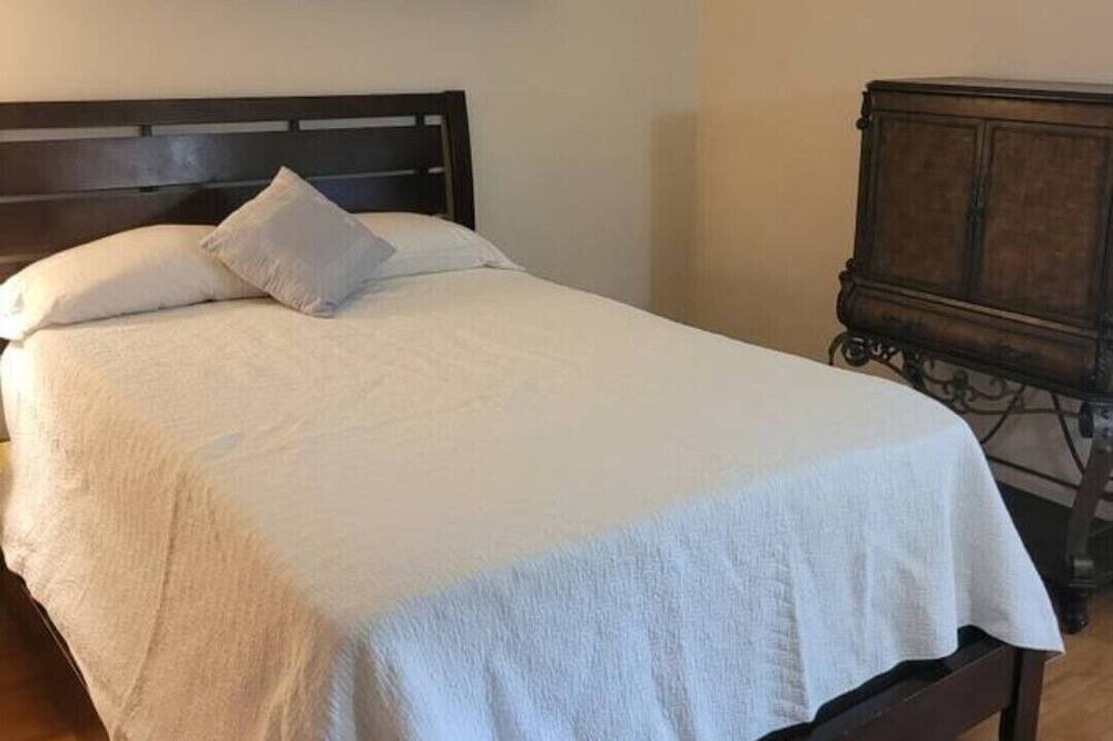 Photo of Bedroom in Tamarac