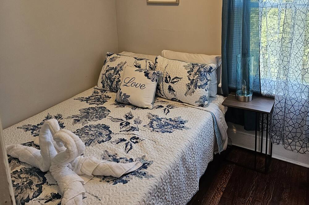 Photo of Bedroom in Cohoes