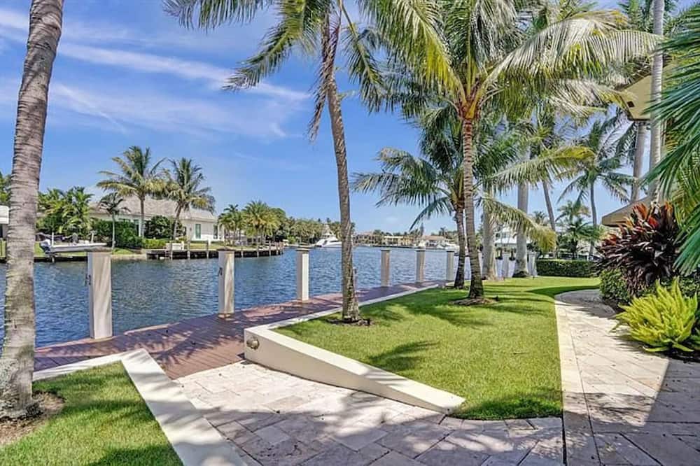 Photo of Outdoor in Lighthouse Point